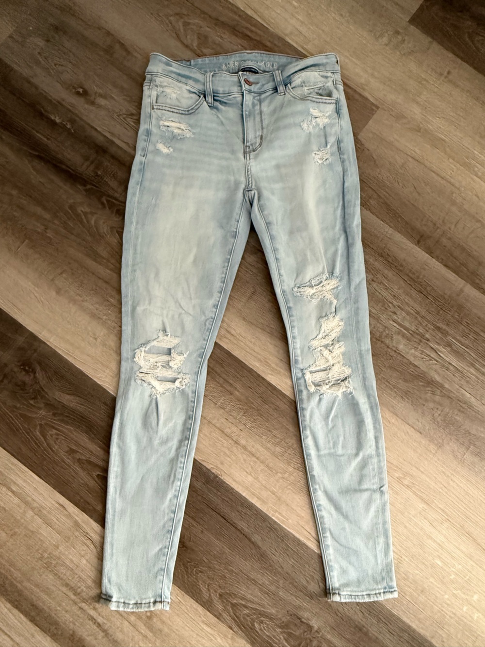 American Eagle Outfitters Light Blue Distressed Skinny Jeans